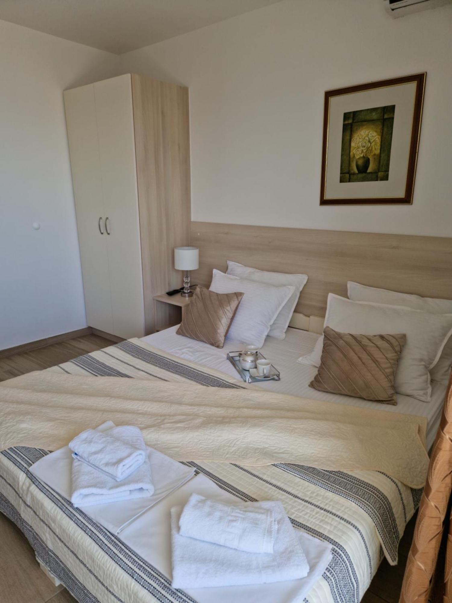 Apartments Saric Baska Voda Exterior photo